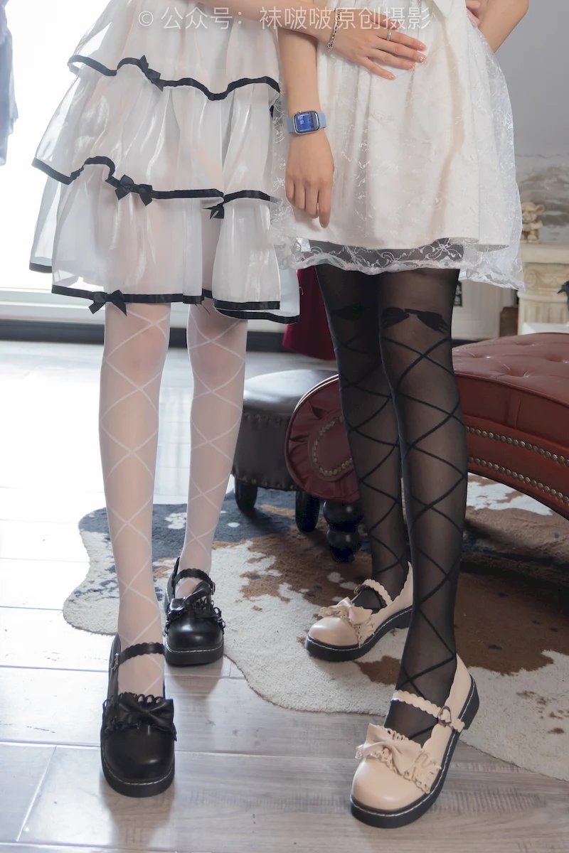 街头偶遇女仆装少女，樱桃小嘴惊艳了整条街