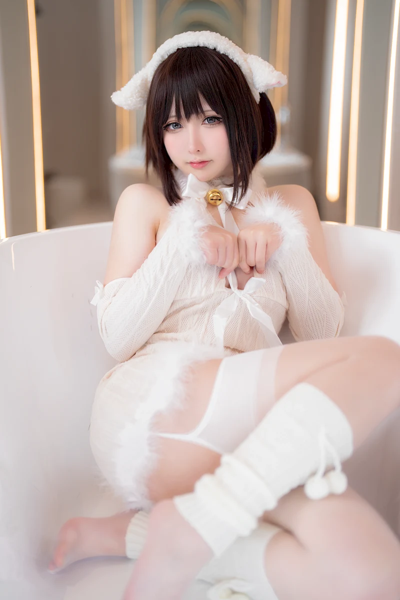 街头偶遇的穿搭灵感，黑丝大腿袜穿出高级感