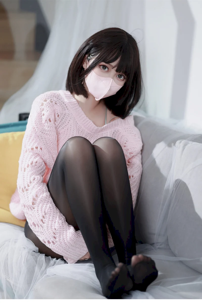 镜头下的成熟女性，一双美脚藏着岁月的真实