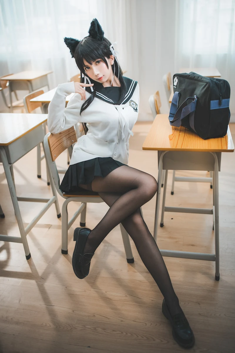 裙摆下的心机：如何练出精致脚踝与迷人腿线