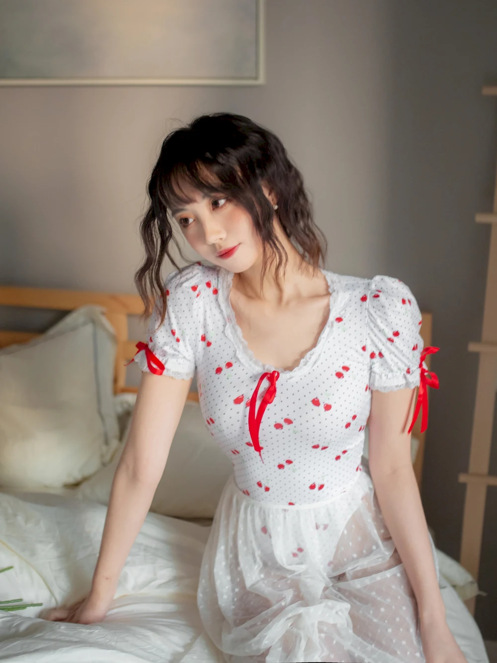 电影级光影下，高跟鞋踏出的过度性感瞬间