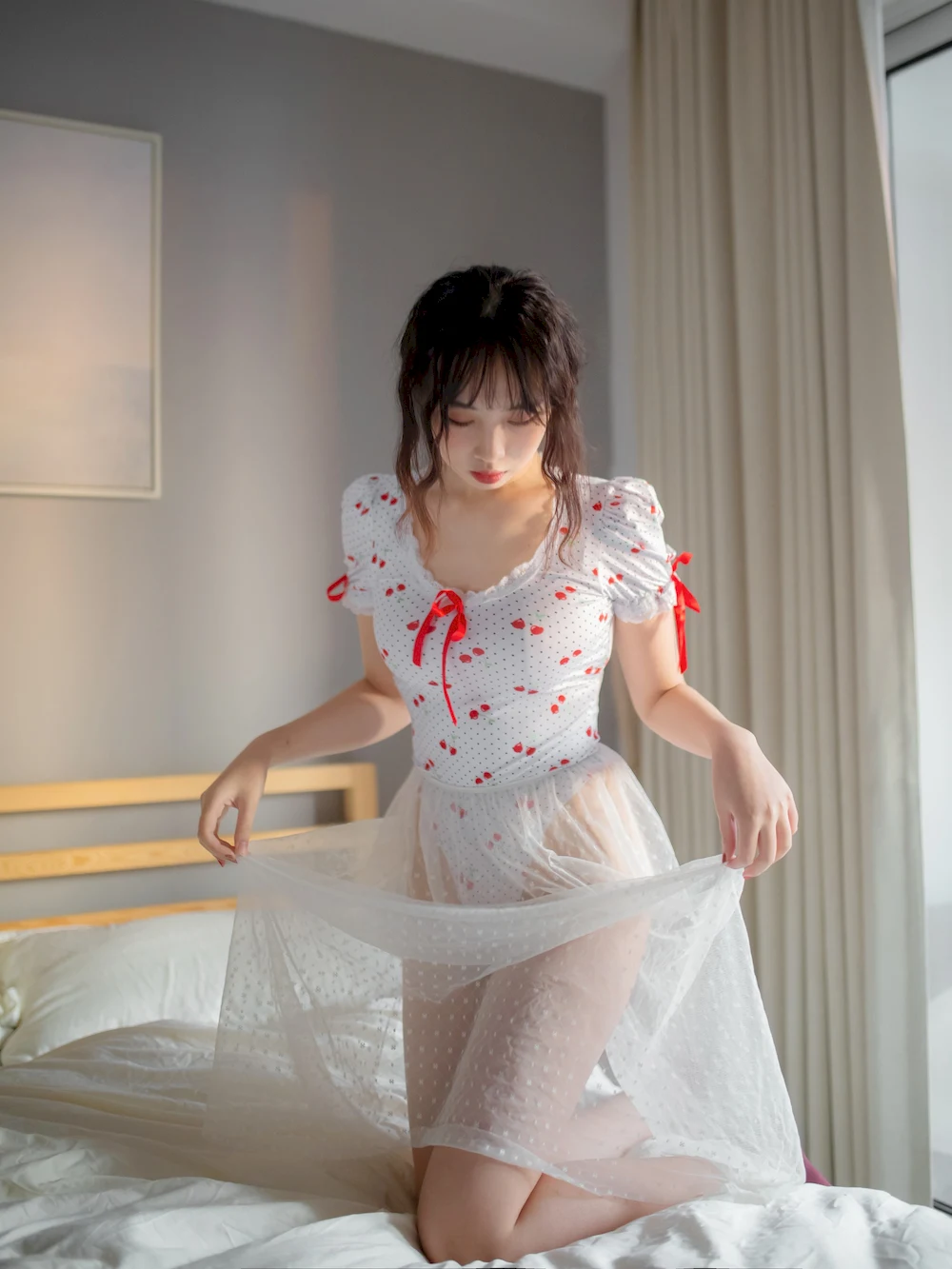 那双黑丝美脚，在雨夜街角惊艳了时光